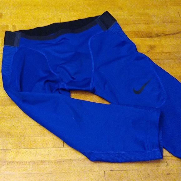 NIKE TIGHT FIT SHORTS - Picture 8 of 11